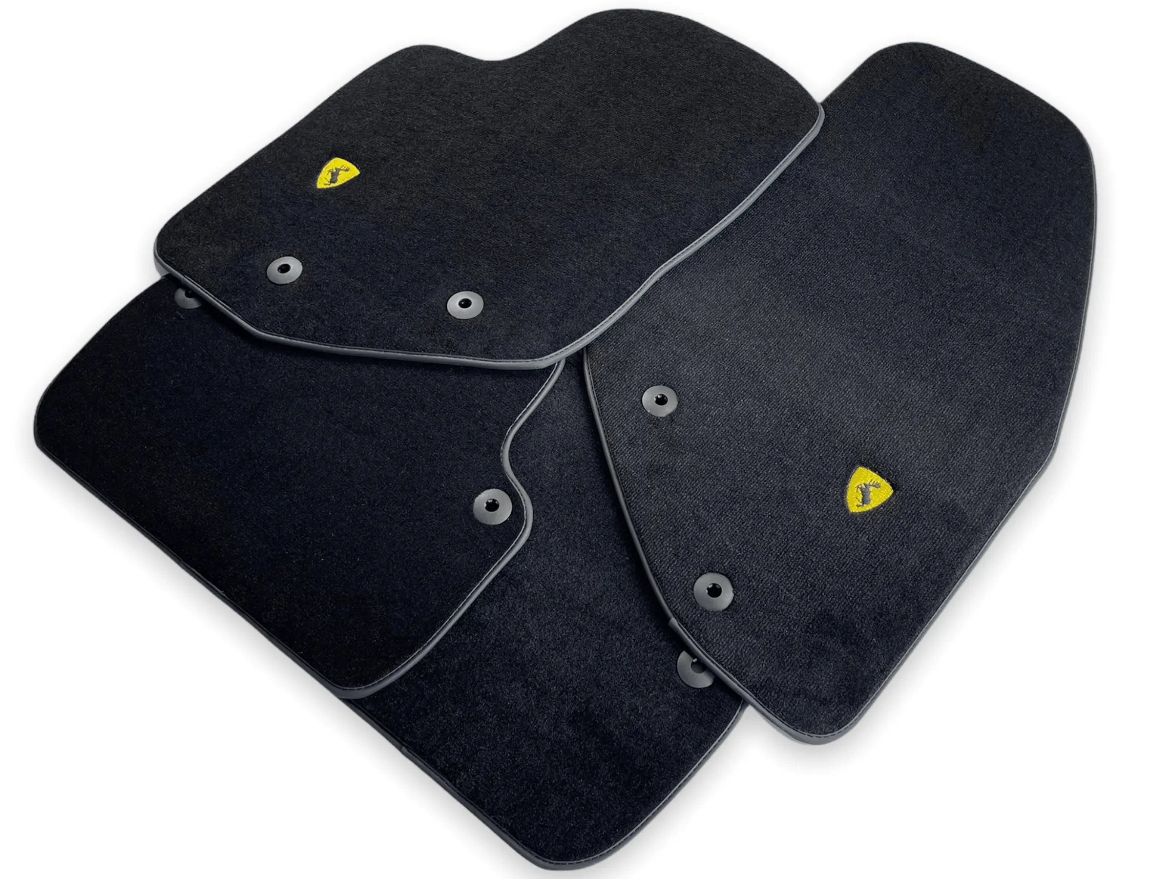 Floor Mats For Volvo V70 (2000-2007) - AutoWin