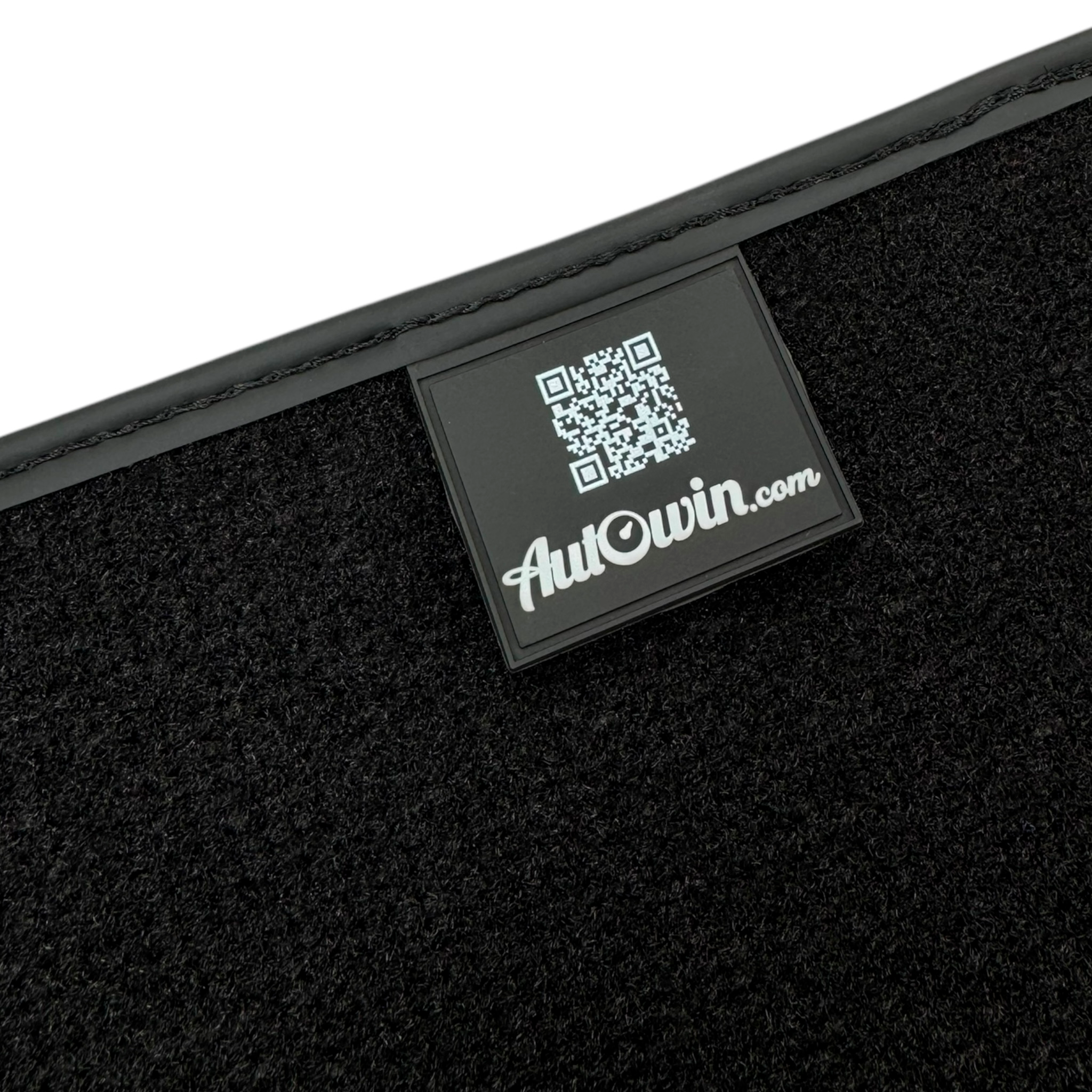 Black Floor Mats for Jeep Cherokee KL (2014-2024) with Leather | AutoWin - AutoWin