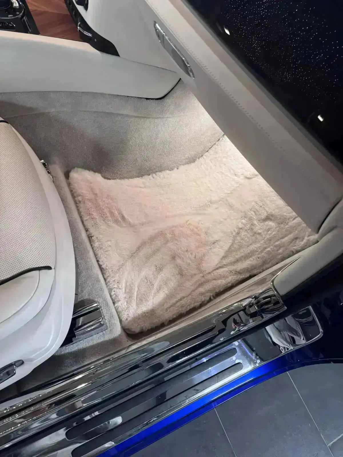 Luxury White Sheepskin Floor Mats for Rolls Royce Dawn Rr6